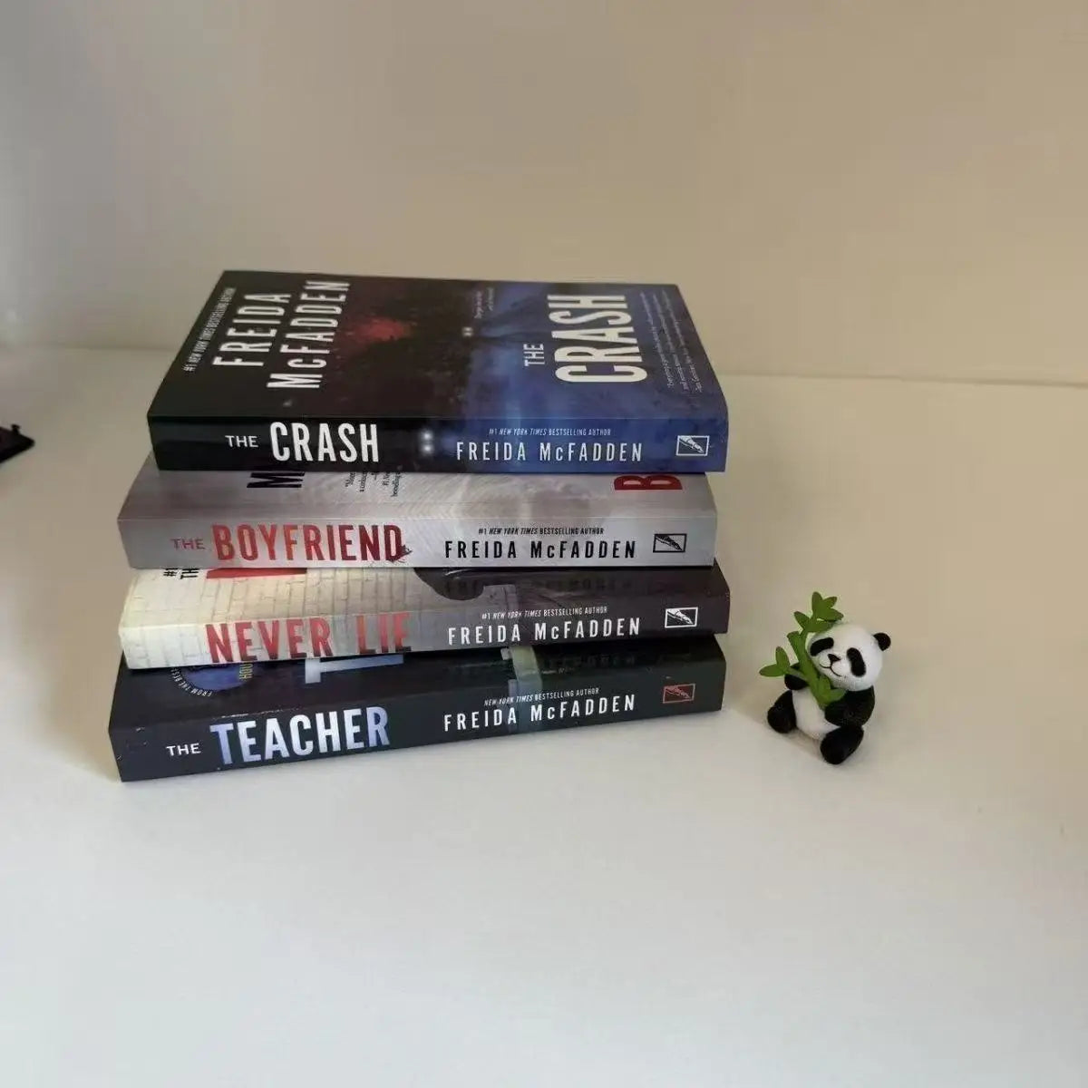 The Crash、 The Teacher、The Boyfriend、Never Lie By Freida McFadden Paperback Book in English