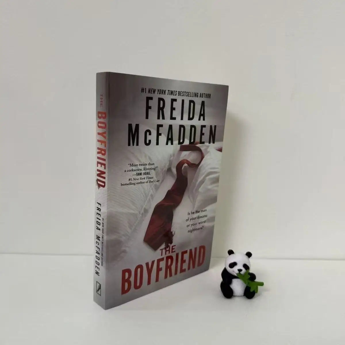 The Crash、 The Teacher、The Boyfriend、Never Lie By Freida McFadden Paperback Book in English